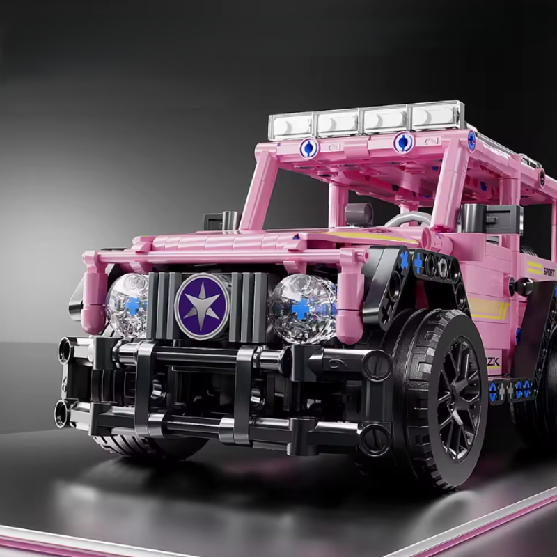 Pink Pull-back Off-road Car 1:18 building blocks set styled as a display