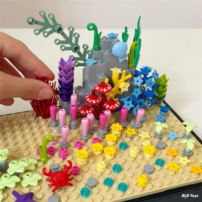 Close-up of the Tropical Fish Tank building blocks set